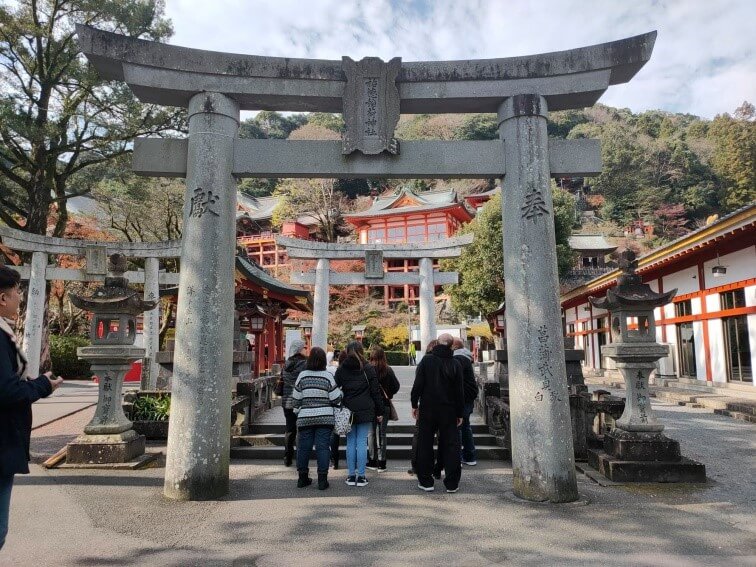Yutokuinari Shrine